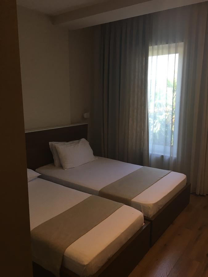 Soleo Hotel Tirana Exterior photo